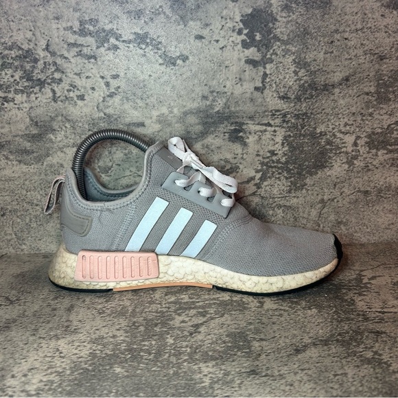 Adidas NMD R1 Sneakers BY3058 Womens sz 8 grey/pink - Picture 3 of 7